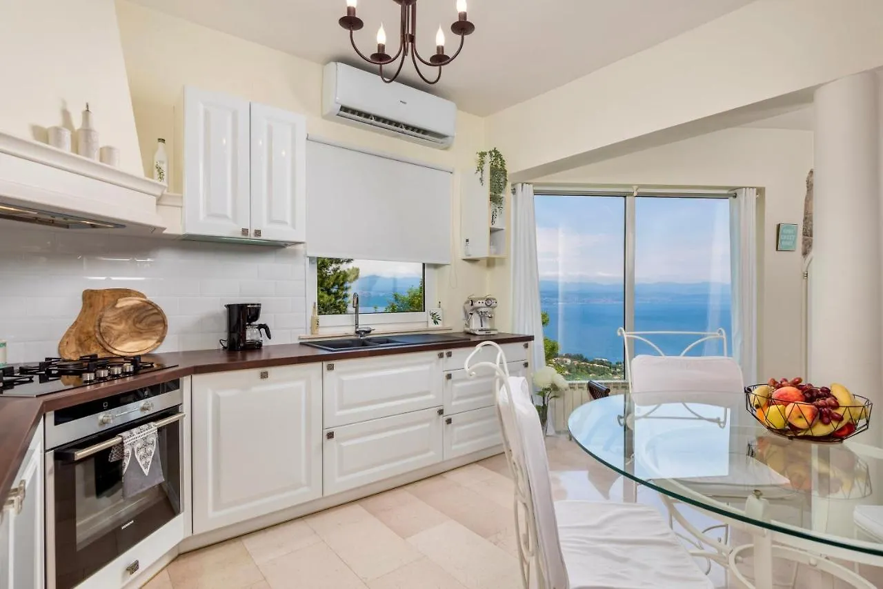 Apartment Mare Lovran
